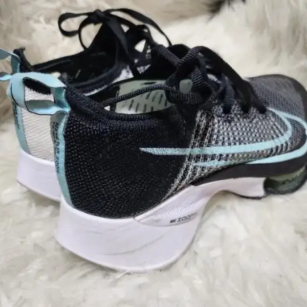 USED NIKE 나이키 에어줌 알파플라이 넥스트 스니커즈 운동화230미