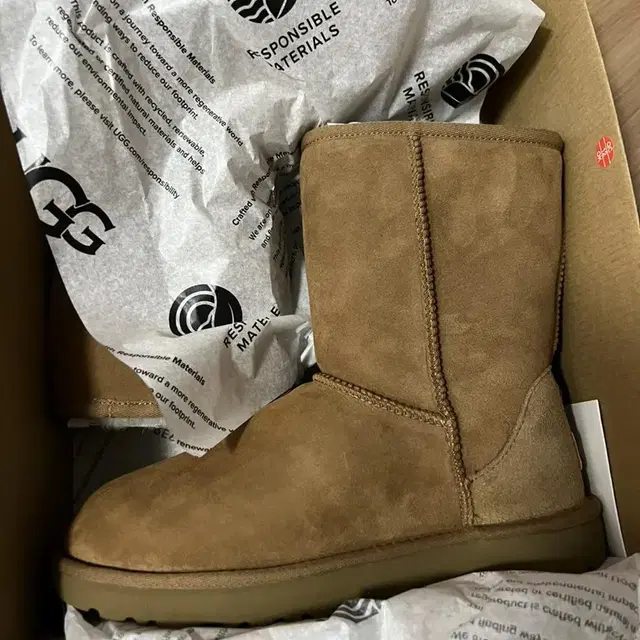 (새상품)UGG 미국 어그 클래식숏 체스트넛 us7