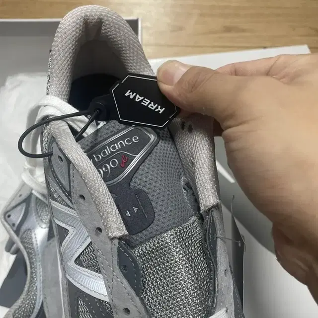 뉴발란스 990v6 275