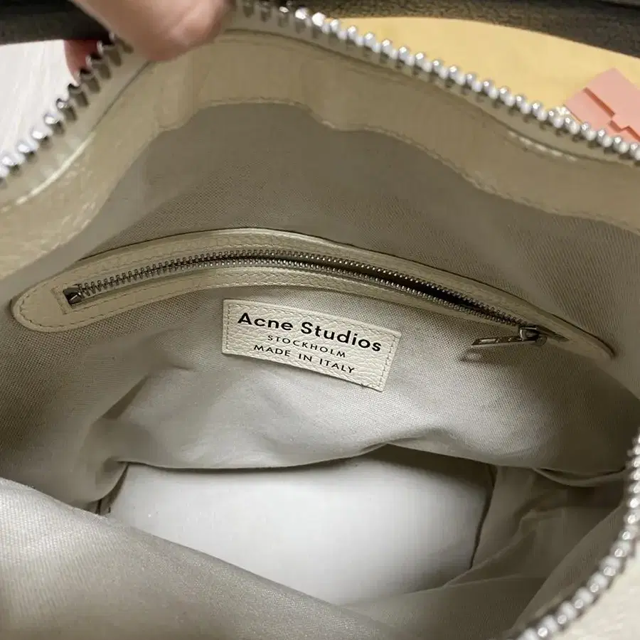 Acne studio 숄더백