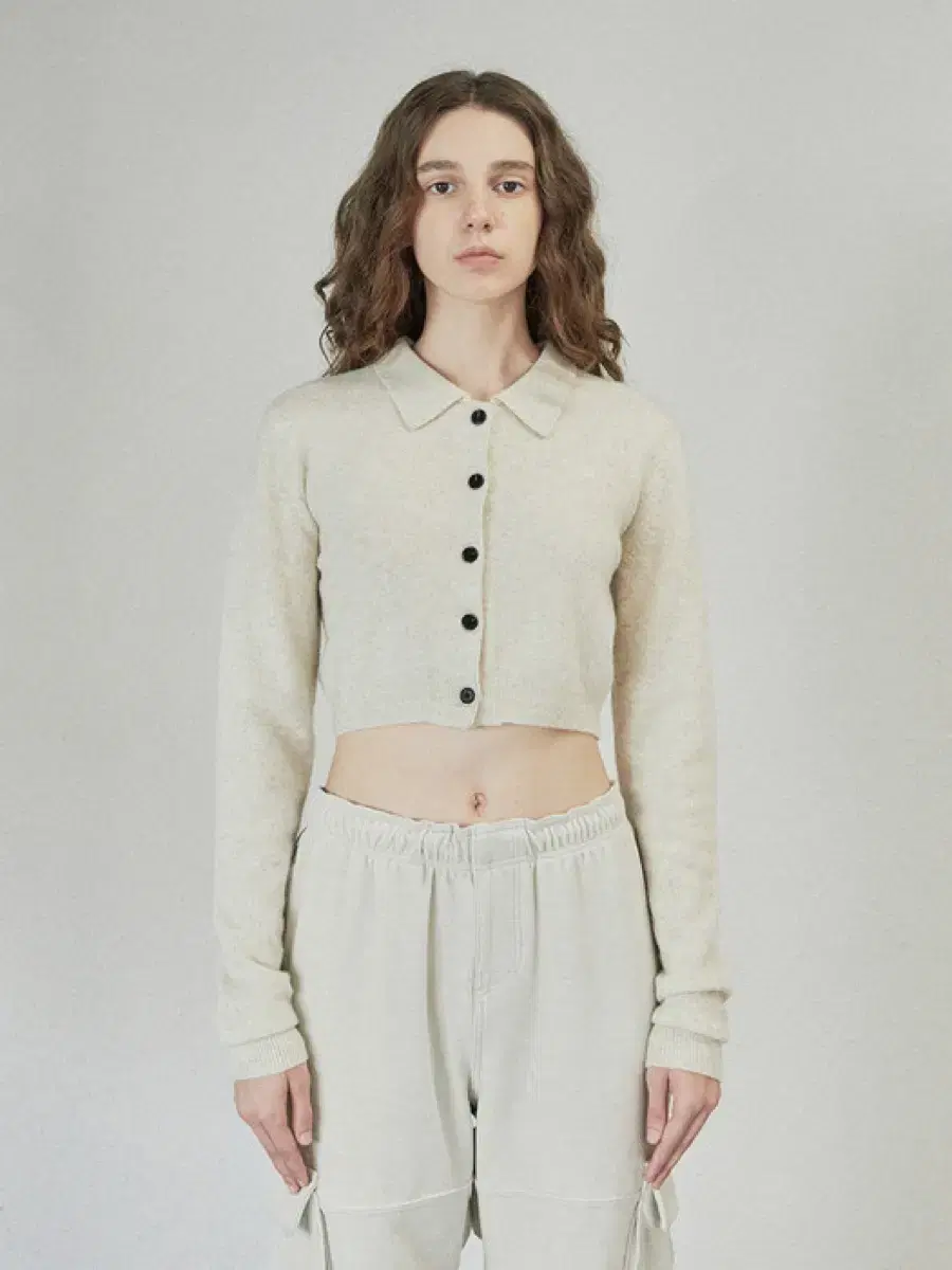 [새상품]다이애그널 COLLAR CROP KNIT CARDIGAN