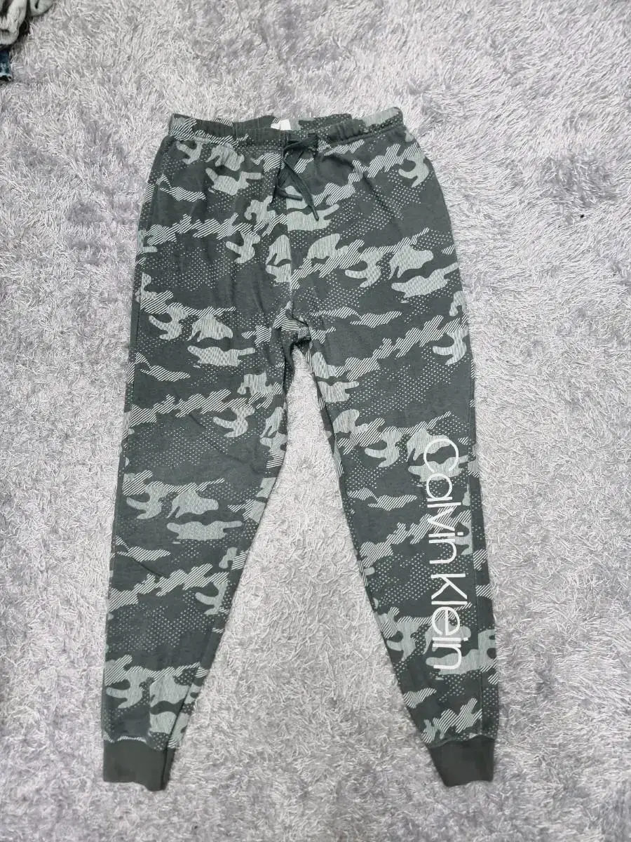 Kelvin Klein Pants Camo Jogger Pants M