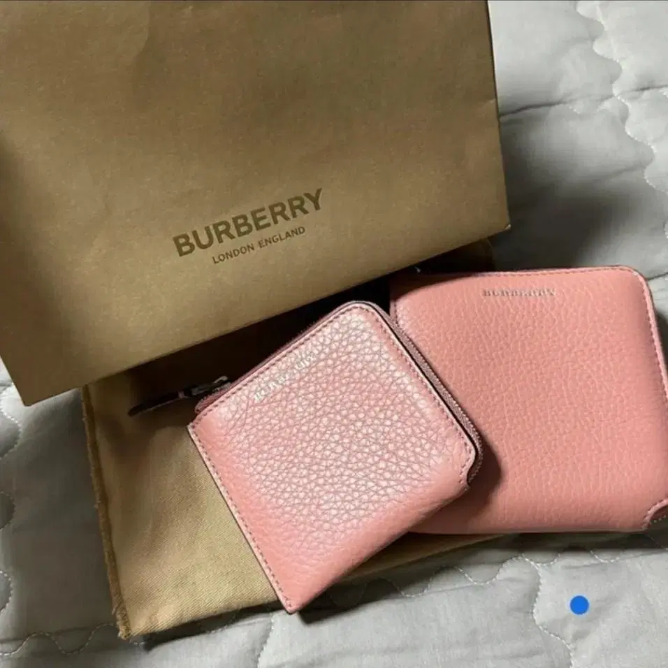 Burberry Grainy Leather Square (40766631)