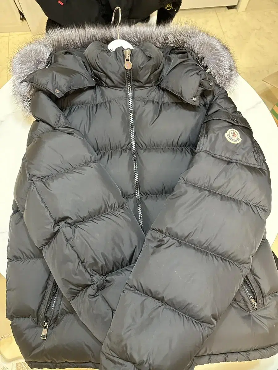 (22-23FW) Moncler Maya size 5