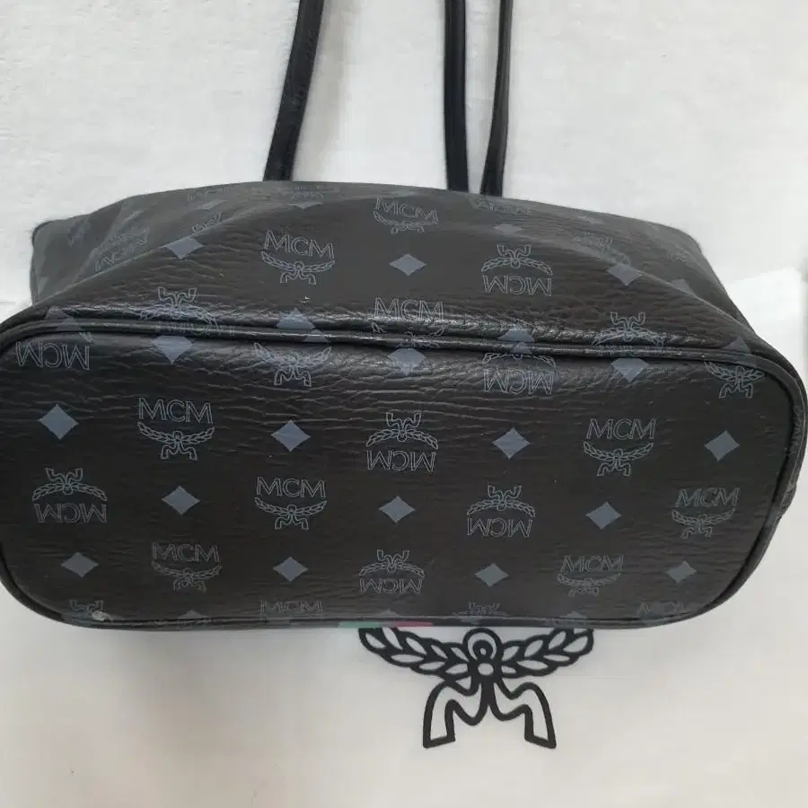 정품 mcm 스몰 블랙 비세토스