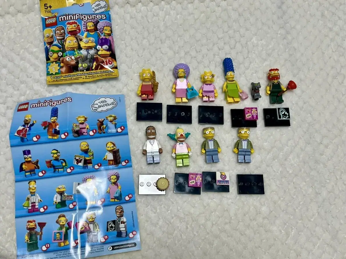 9 LEGO minifigure Simpsons