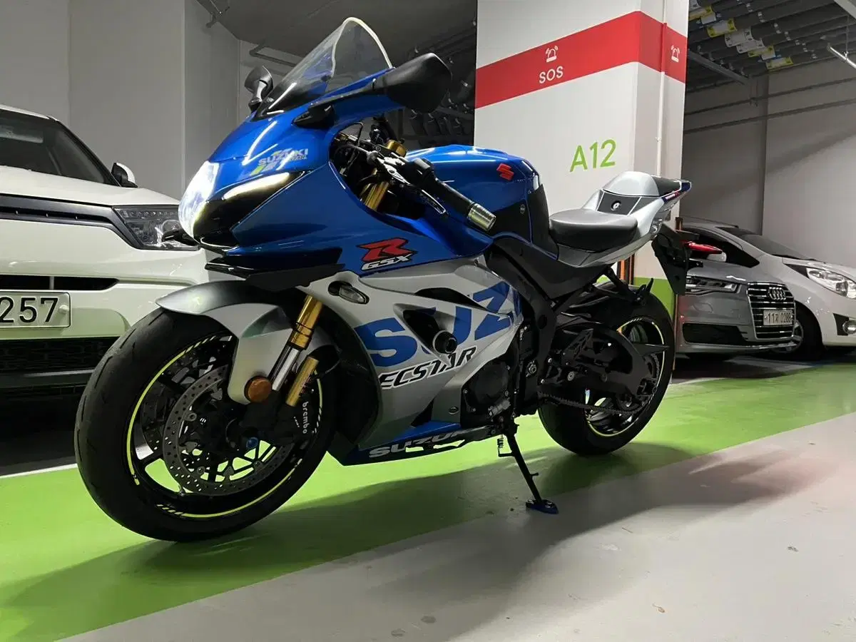 100주년 한정판 r1000r 2021년식 A급 단종이라메리트