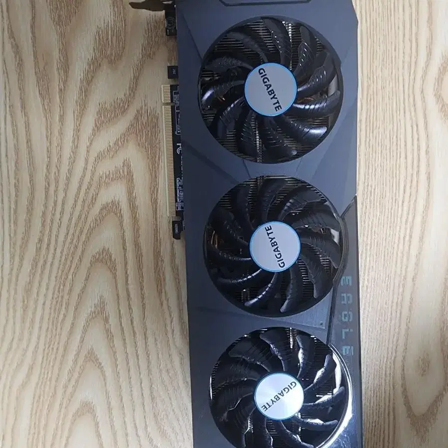 기가바이트 이글 RTX3070