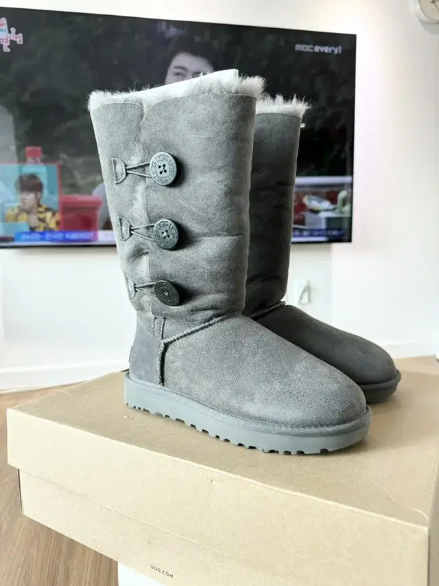 (새상품) UGG 양털부츠 스키장 부츠 6사이즈 230mm