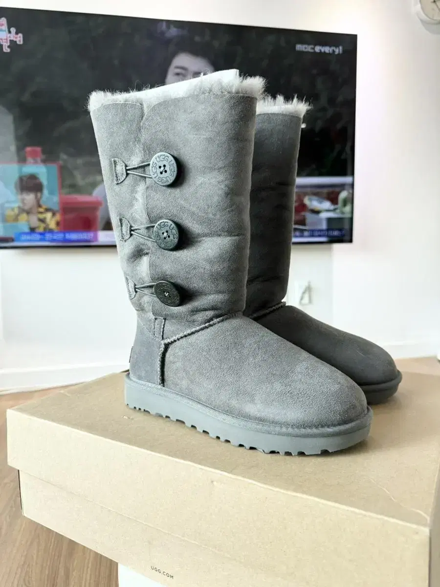 (새상품) UGG 어그 양털부츠 투웨이 부츠 6사이즈 230mm