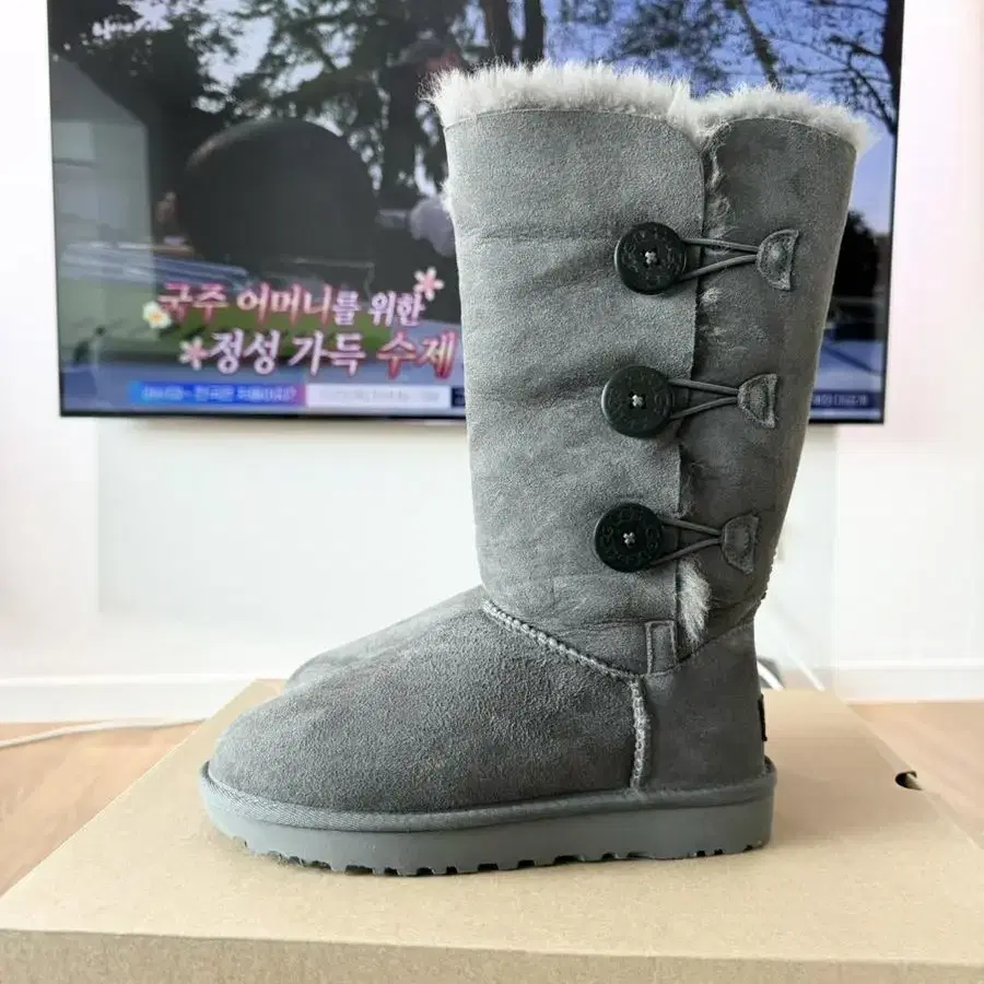 (새상품) UGG 양털부츠 스키장 부츠 6사이즈 230mm