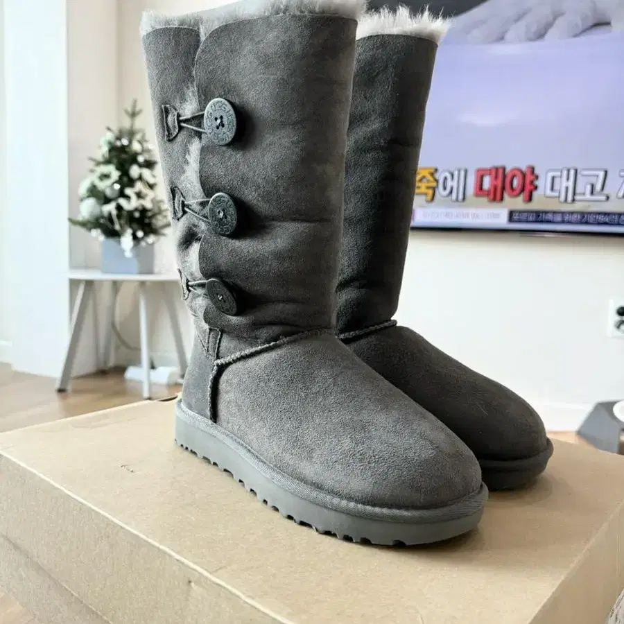 (새상품) UGG 양털부츠 스키장 부츠 6사이즈 230mm