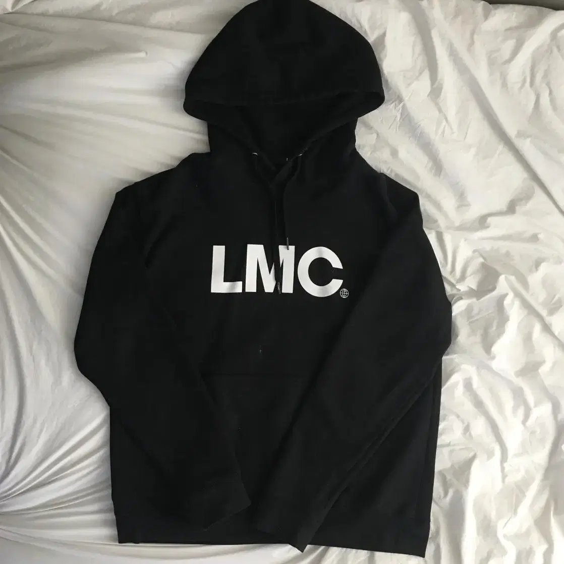 LMC 후드티