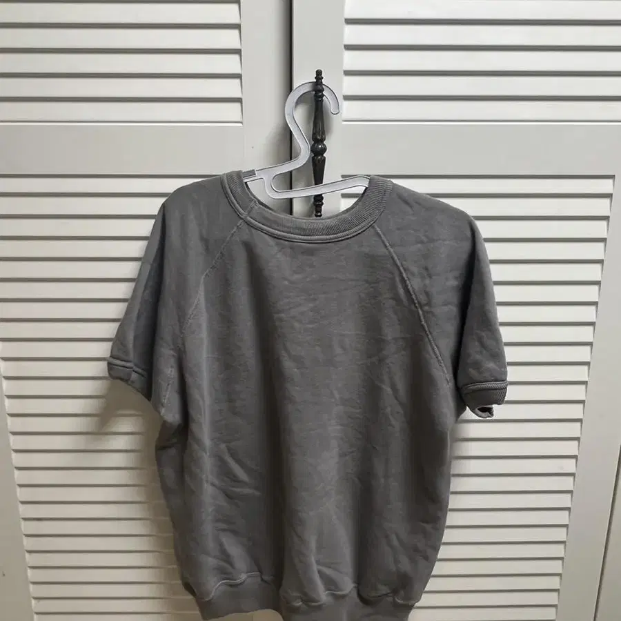 웨어하우스 Lot4085 plain grey 반팔 L 팝니다.