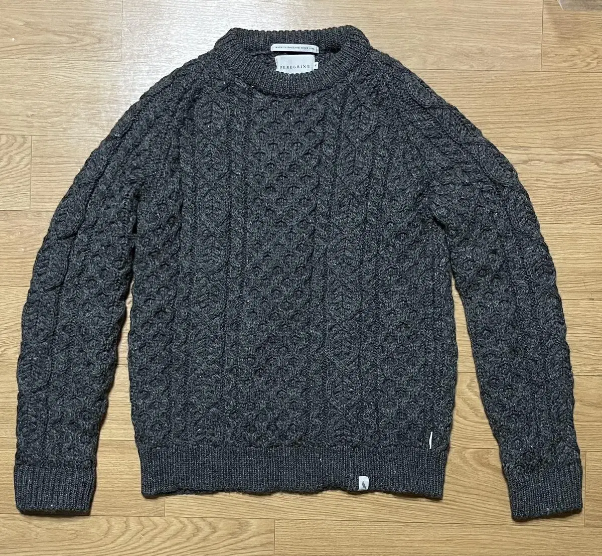 Peregrine Hudson aran sells jumper knits.