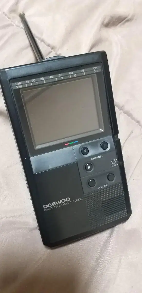 DAEWOO 휴대용 포터블 컬러티비,VHS, UHF (DTS-2600LD