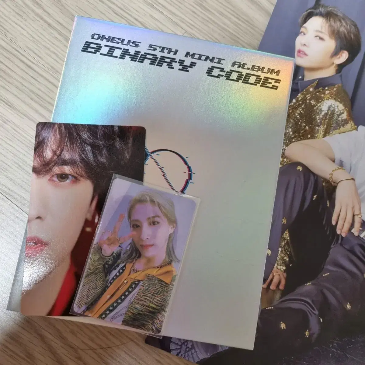 Oneus binary code black mirror album in bulk (with poster)