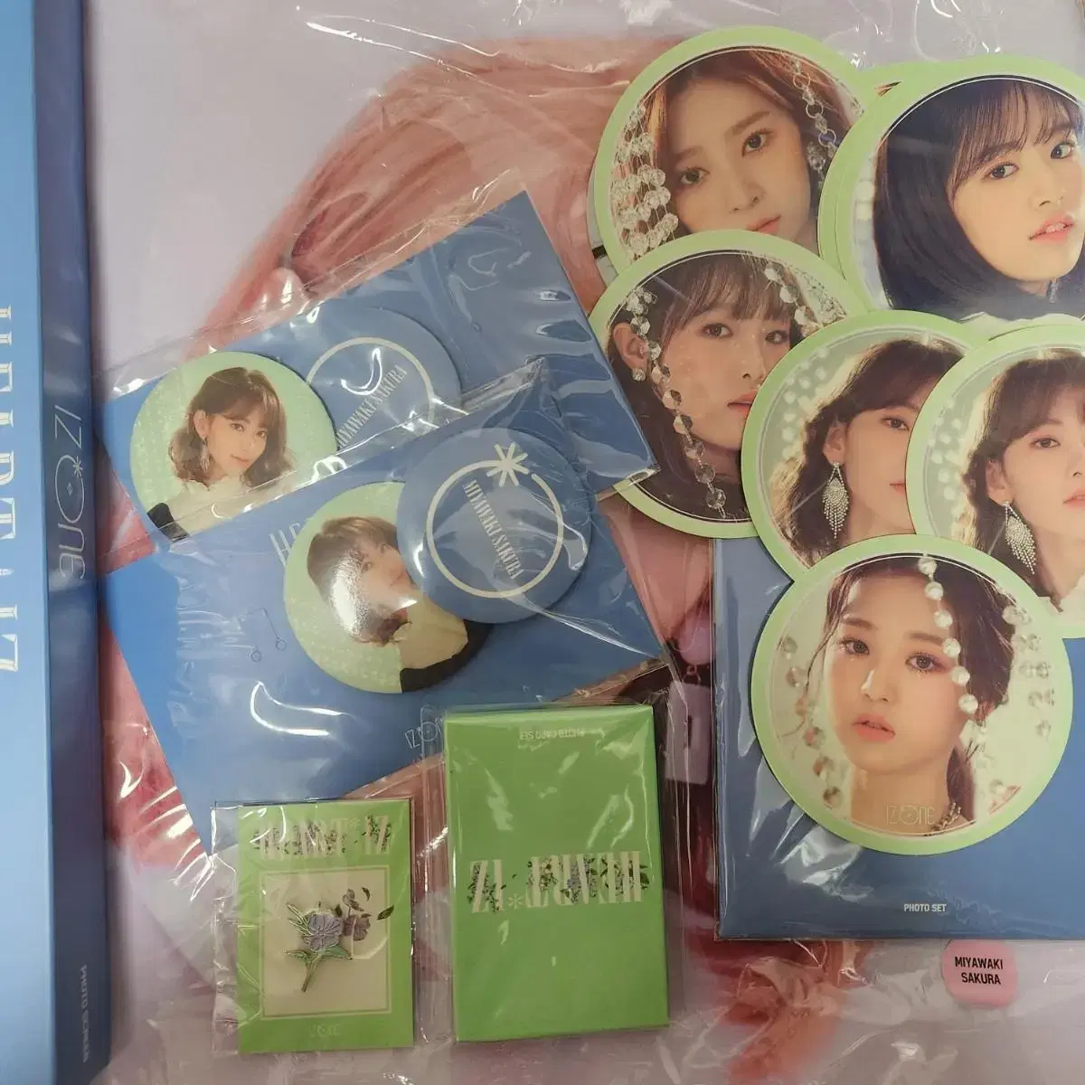 IZ*ONE HEART*IZ Hongdae popup store Goods MD Set (Sakura)