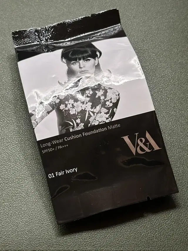 (새상품) V&A 롱웨어 쿠션 파운데이션 매트&래디언트 01 페어아이보리