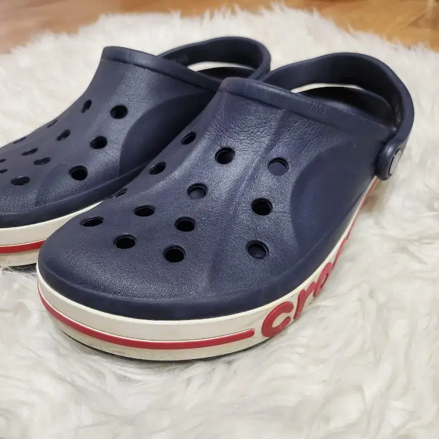 CROCS 크록스클로그남녀공용M9 W11약265에서 270정도 입니다