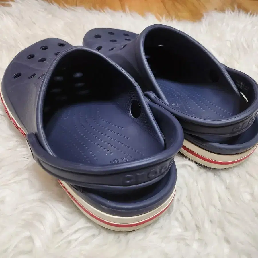 CROCS 크록스클로그남녀공용M9 W11약265에서 270정도 입니다