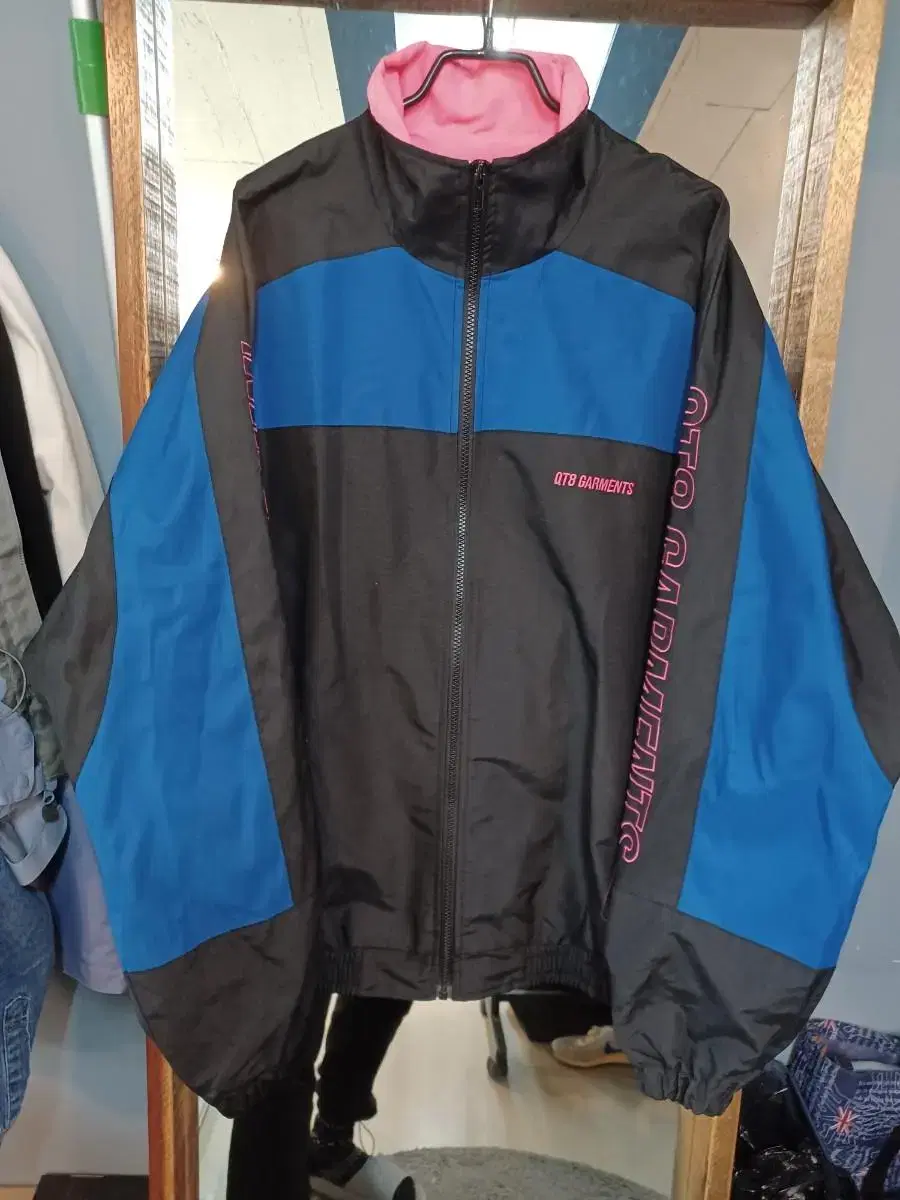 qt8 Spellout Windbreaker Jacket L