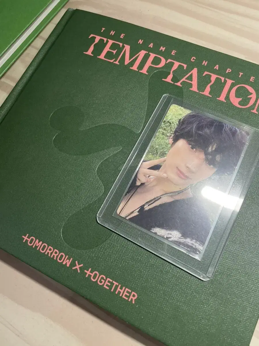 *Temptation unsealed album + photocard* (Taehyun & Hooning)