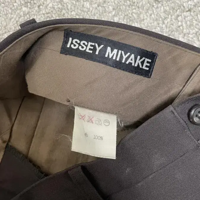 issey miyake 핀턱 슬랙스