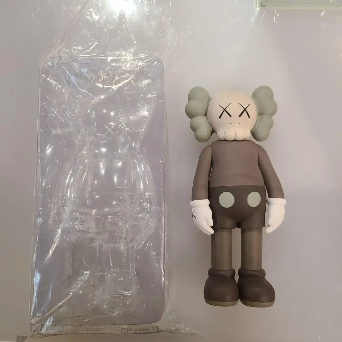 카우스 kaws 판매