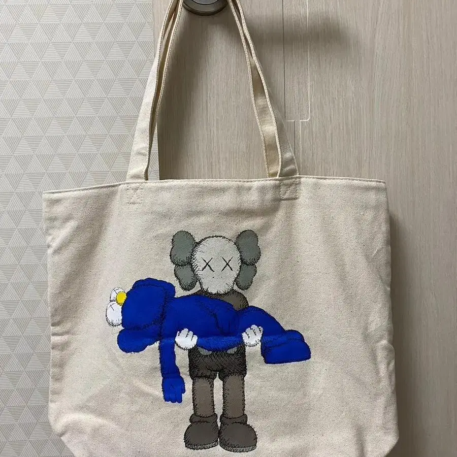 [새상품] KAWS 유니클로 x 카우스 에코백