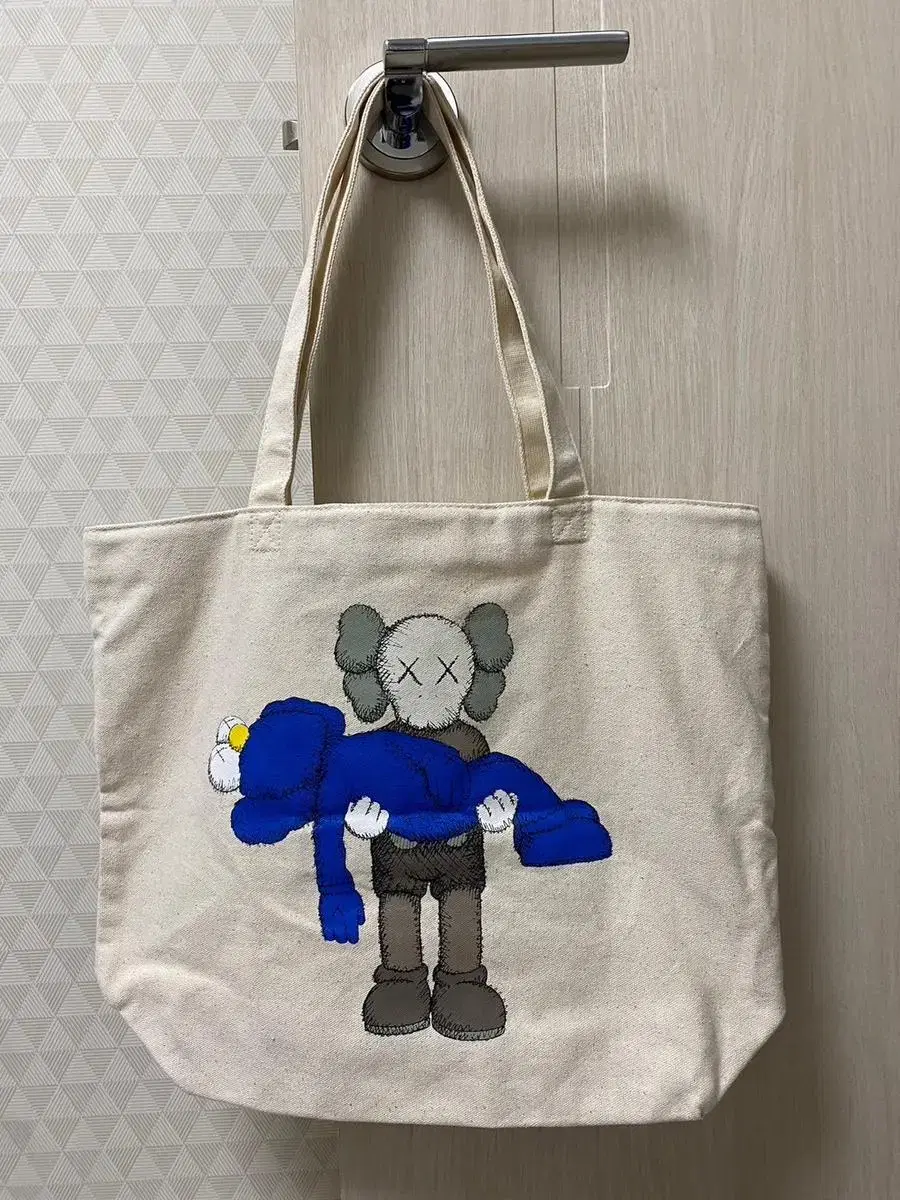 [새상품] KAWS 유니클로 x 카우스 에코백