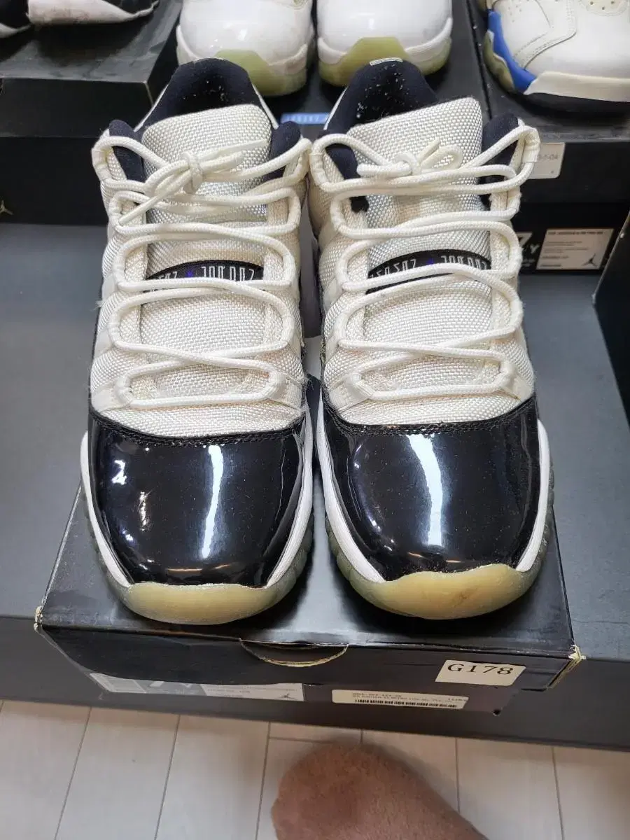 Nike sneakers Air Jordan 11 Concorde LOW BG 250 size sells