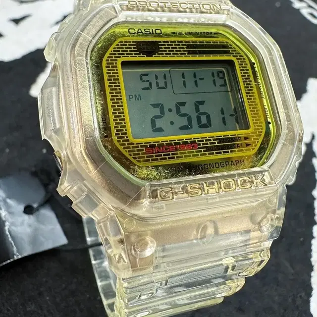 카시오 쥐샥 35주년 기념 DW-5935E-7E gold limited