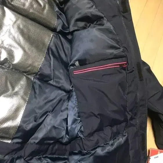 Gore windstopper 패딩