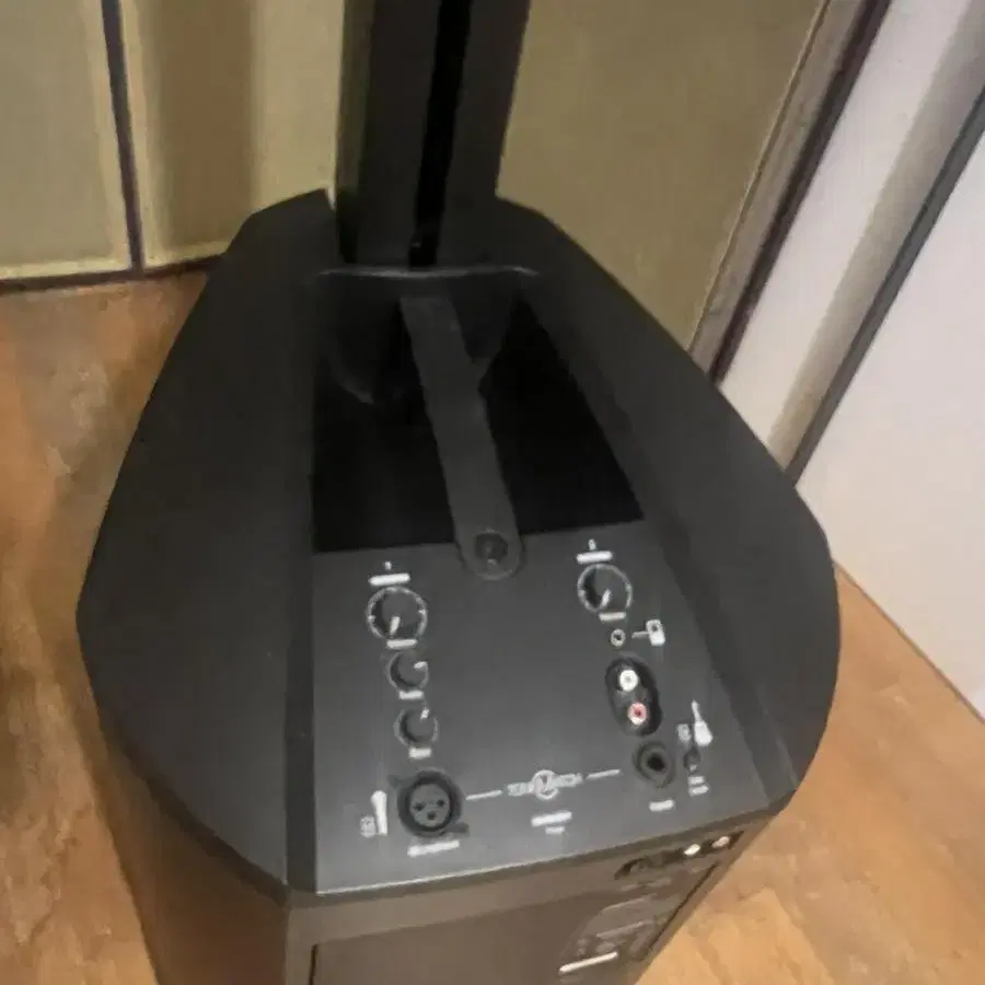 Bose L1 compact 보스 엘원 컴팩트 스피커 1개