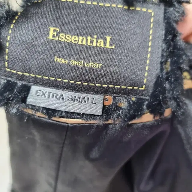 하우앤왓  EssentiaL 리얼 래빗 베스트 XS(33~마른55) 블랙