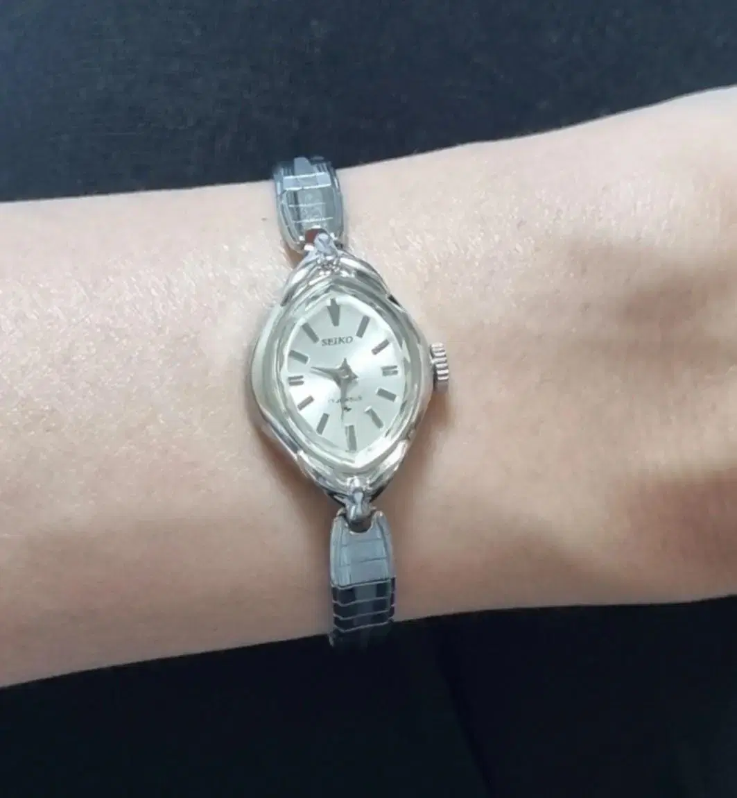 seiko(세이코) 희귀빈티지 수동 태엽식 팔찌형 시계 16cm