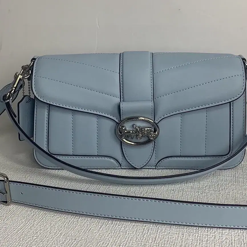 코치 COACH GEORGIE 숄더백 퍼피 퀼팅 실버워터폴 C2801