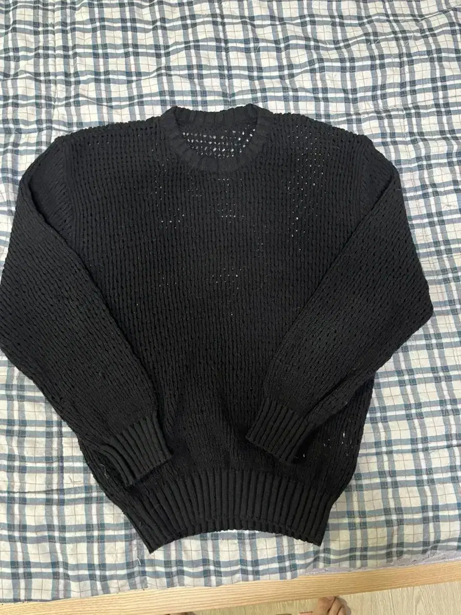 Youth net crew neck knit black size M