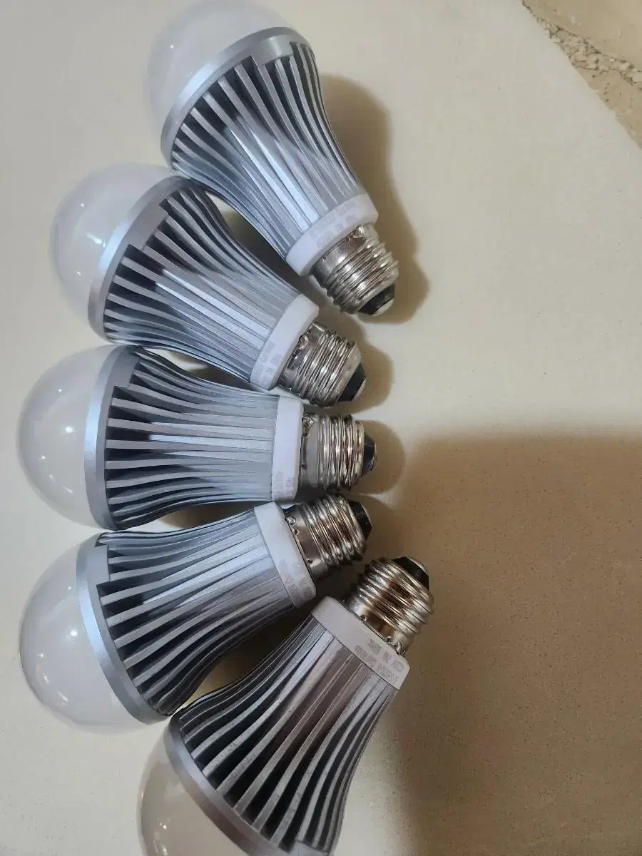 led   주광색  7w