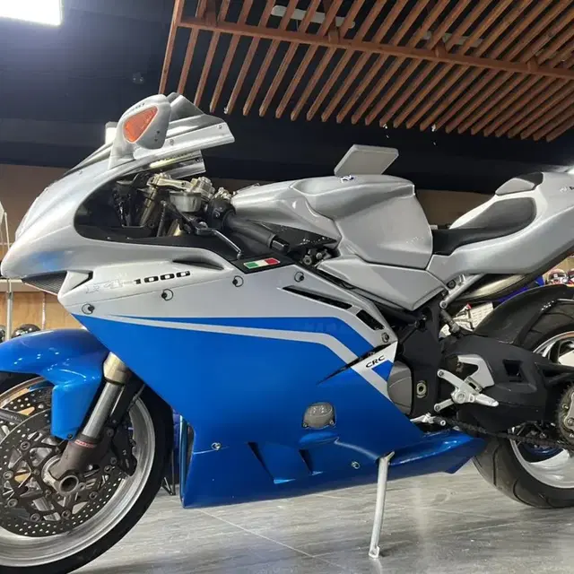 2006년식 MV AGUSTA(아구스타) F4 1000R 판매 합니다