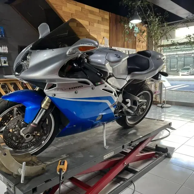 2006년식 MV AGUSTA(아구스타) F4 1000R 판매 합니다