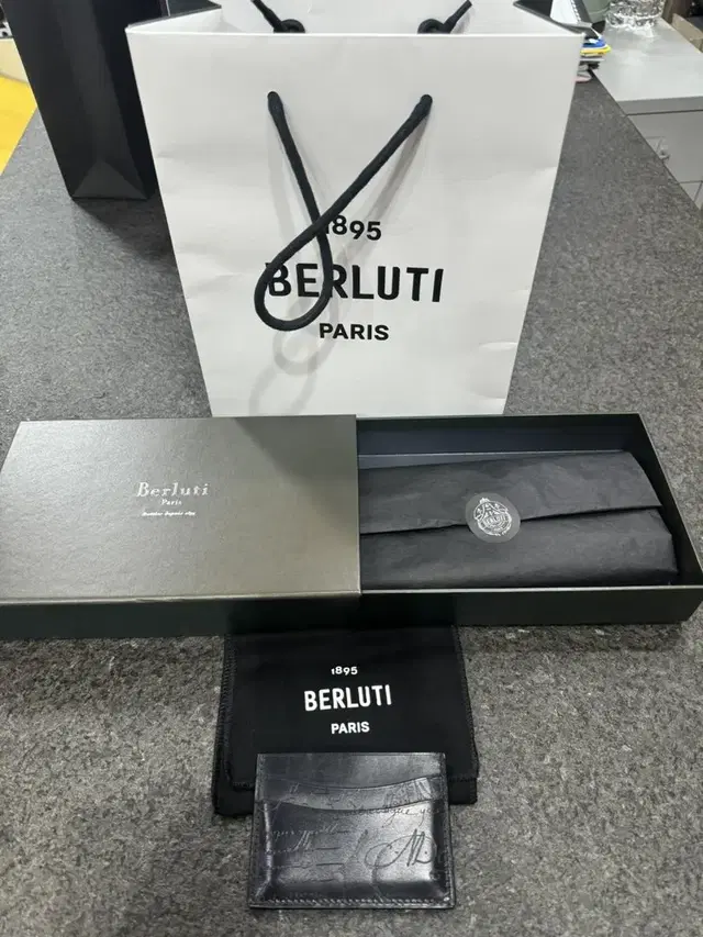 벨루티 berluti 카드지갑