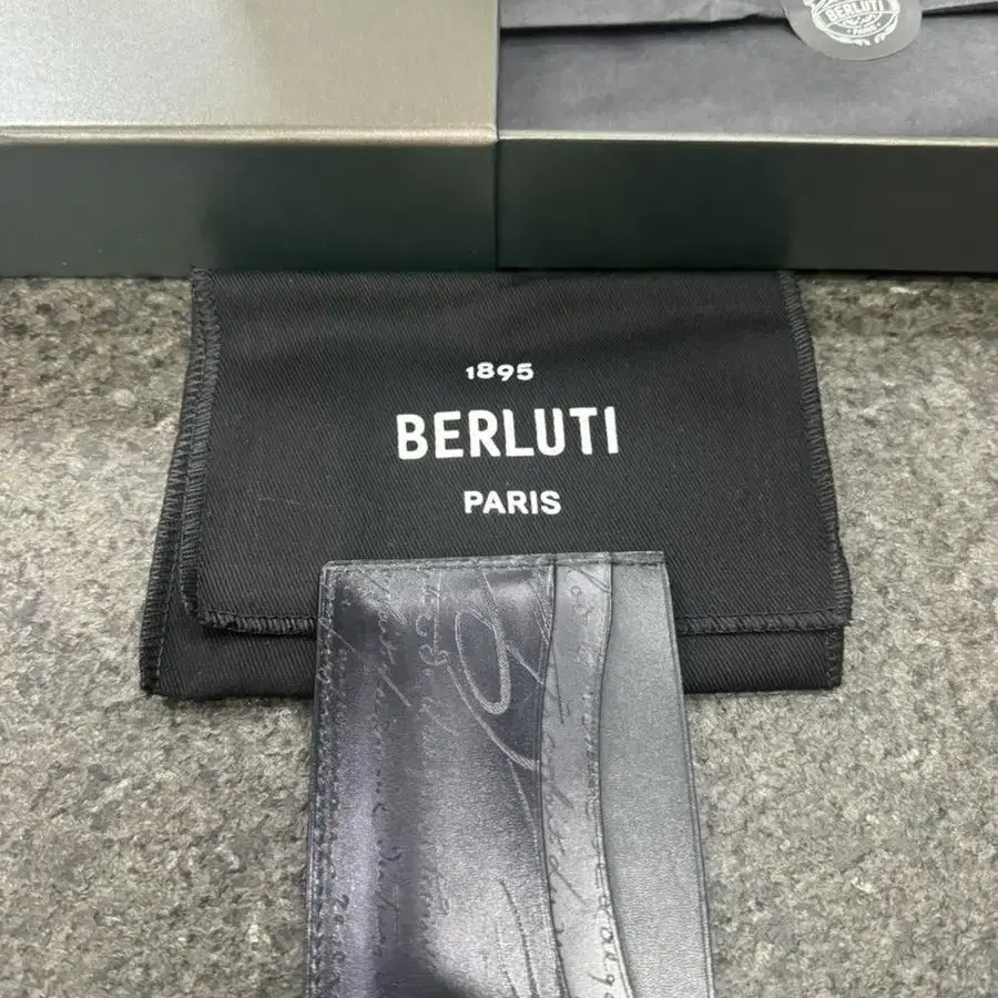 벨루티 berluti 카드지갑