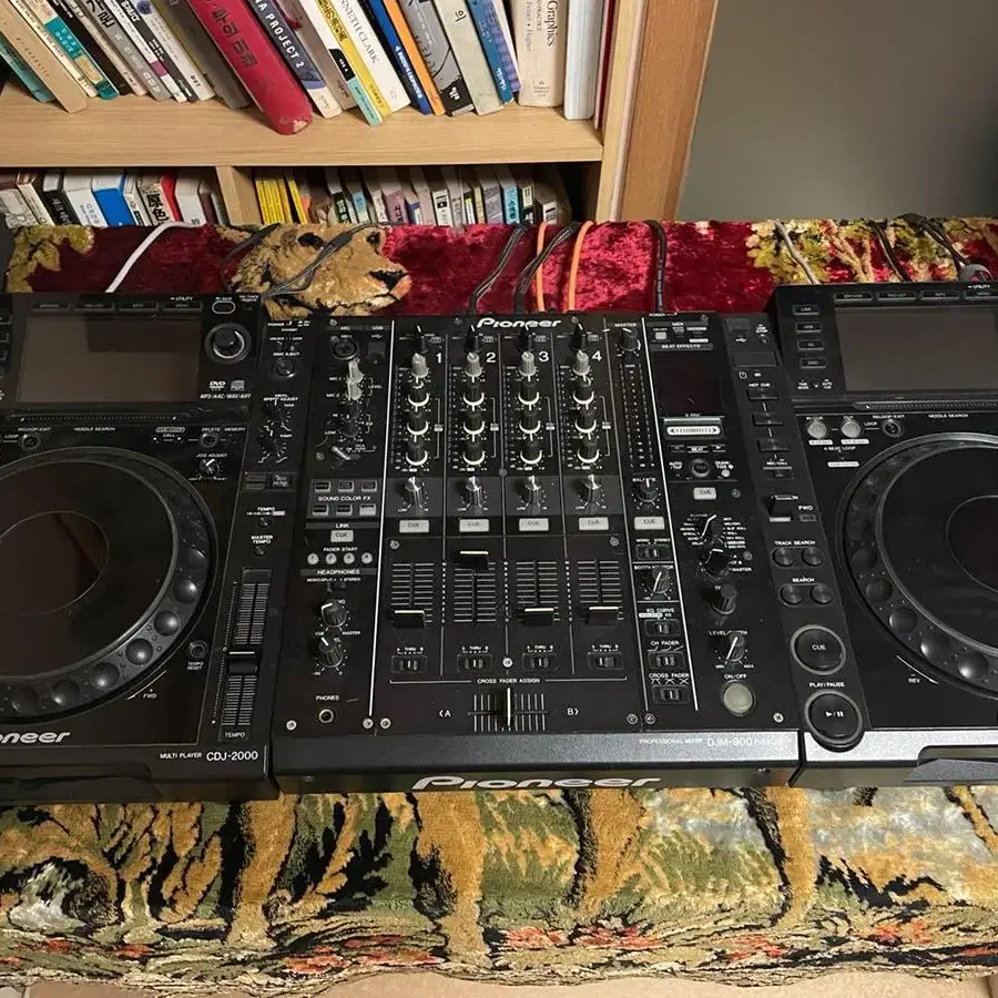 CDJ2000, DJM 900nexus, Presonus Eris E5