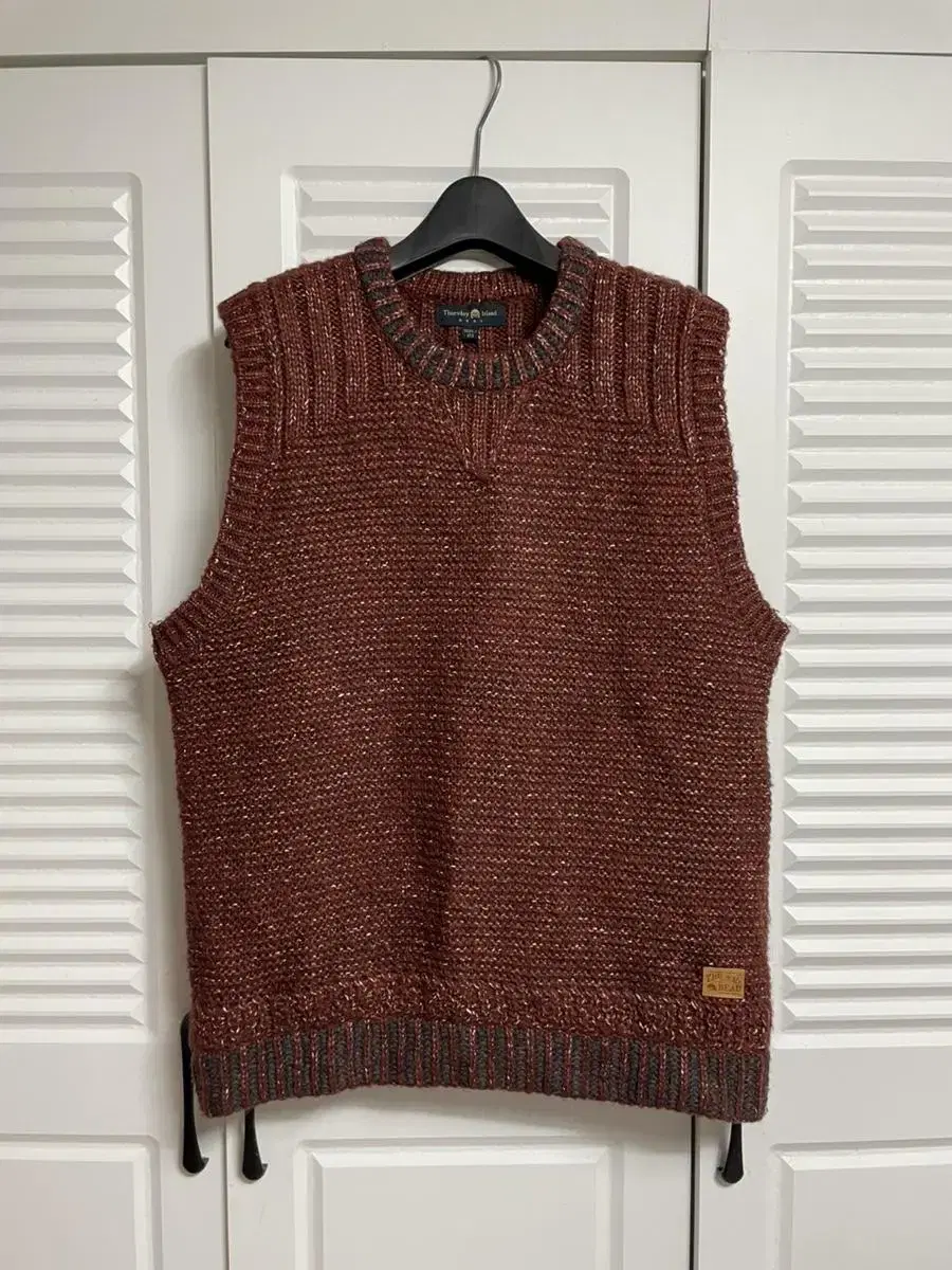 Thirdsday Island Vest