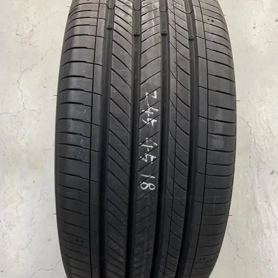 245/45R18 중고 T