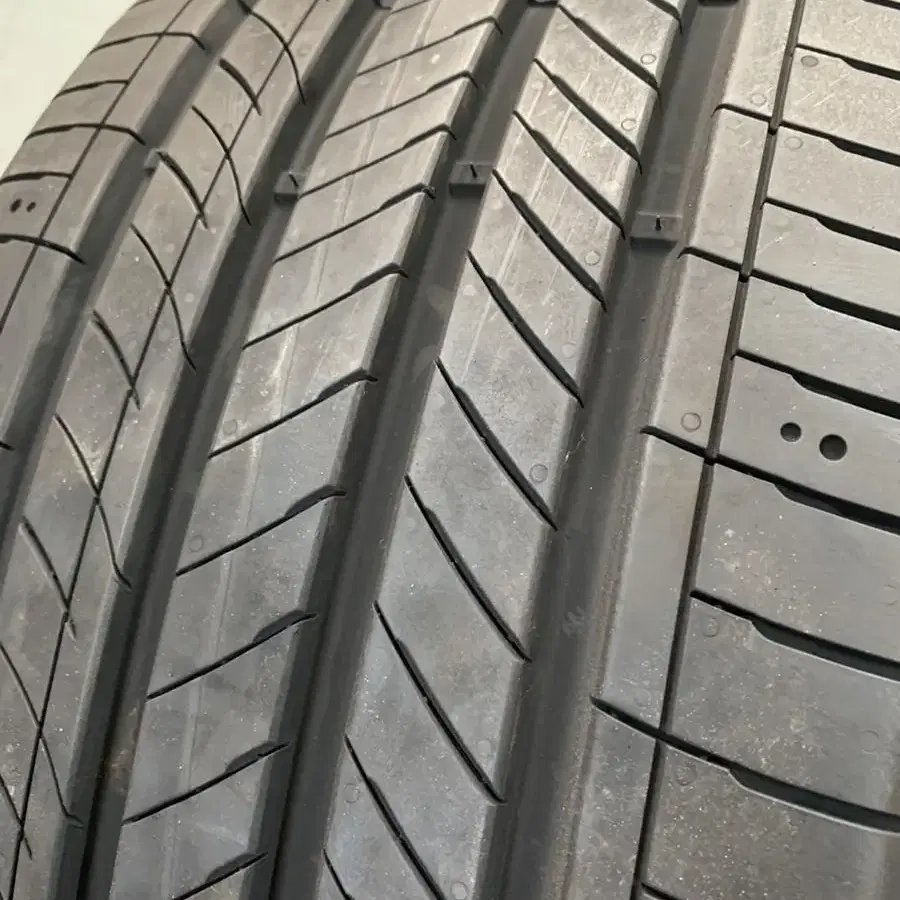 245/45R18 중고 T