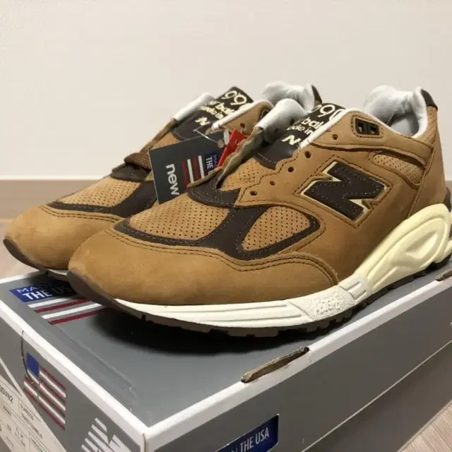 뉴발란스 990 v2 탄 made