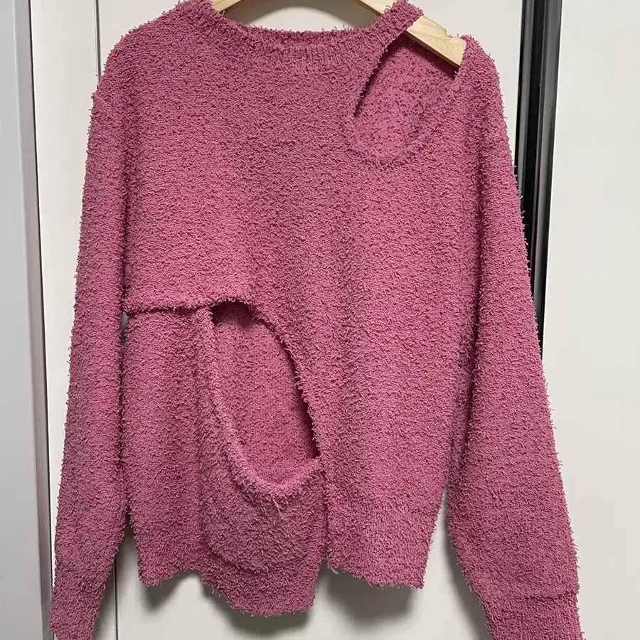 마뗑킴 HOLE UNBALANCE KNIT IN PINK